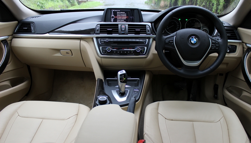 Dashboard is identical to the regular 3 series