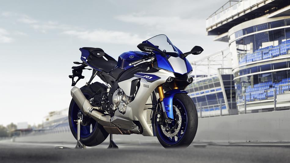 2015 Yamaha R1 in India for Rs. 24 lakh