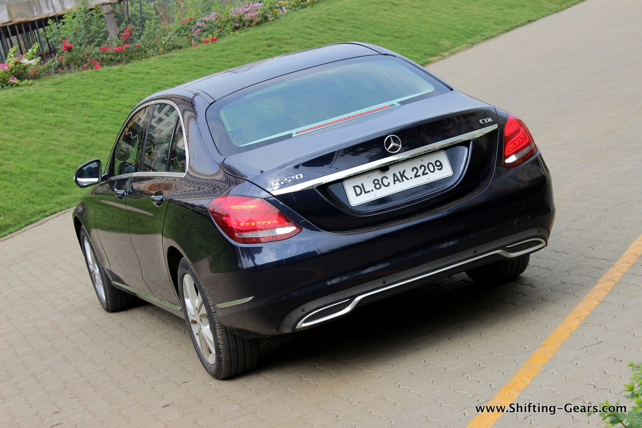2015 Mercedes Benz C-Class C200 W205 - Road Test Review (India) 