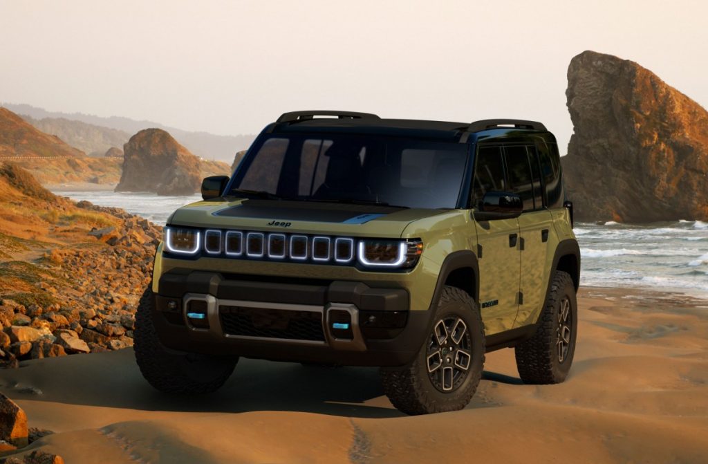 Jeep Recon Electric SUV Revealed Shifting Gears