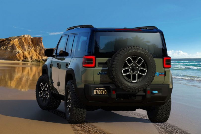 Jeep Recon Electric SUV Revealed Shifting Gears