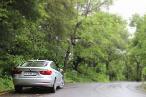 The 3 Series GT surprised us with the ability to simply glide over rough terrain. With ample ground clearance, it did not scrape even on one speed breaker.