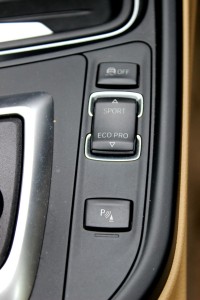 Controls to the RHS of the gear lever