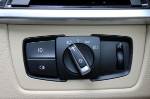 Headlamp controls to the RHS of the steering wheel