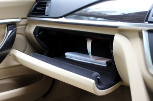Glovebox with felt lining is size small