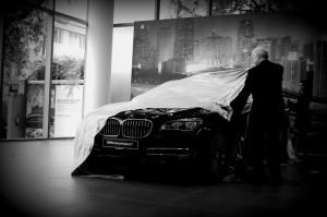 Mr. Philipp von Sahr, President, BMW Group, unveiling the BMW ActiveHybrid 7
