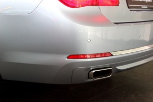 Big chrome exhaust tip, on either side