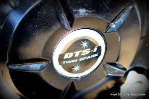 DTS-i branding on the engine case