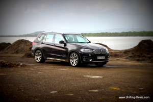 The X5 is available in two variants; a top of the line xDrive30d Design Pure Experience and a 5-seater Expedition variant