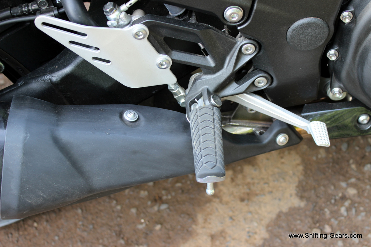 Foot pegs have a rubberised top end, for better grip