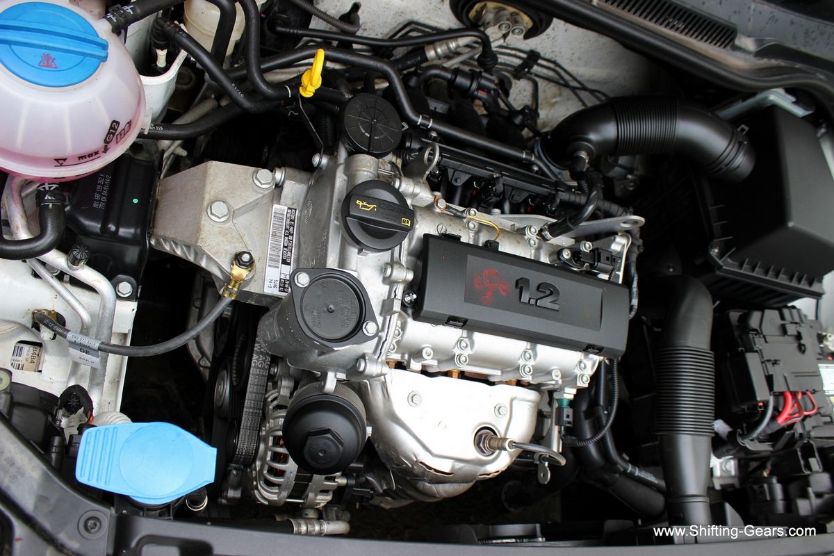 The 1.2L, 3-cylinder, MPI motor produces 75 PS of power and 110 Nm of torque