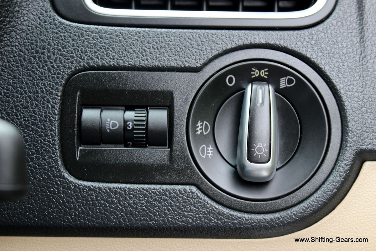 Euro light switches to the RHS of the steering wheel