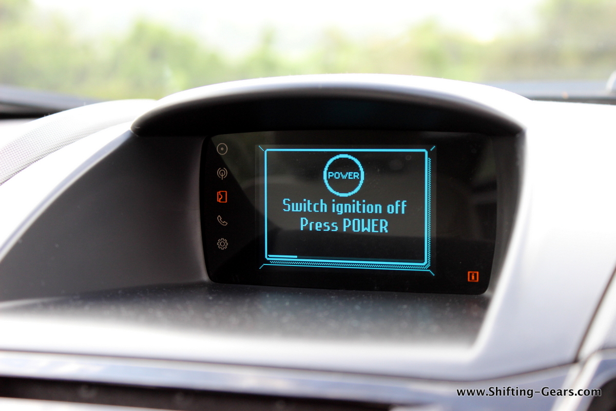 Recessed info screen on the dashboard is easy to read under bright sun