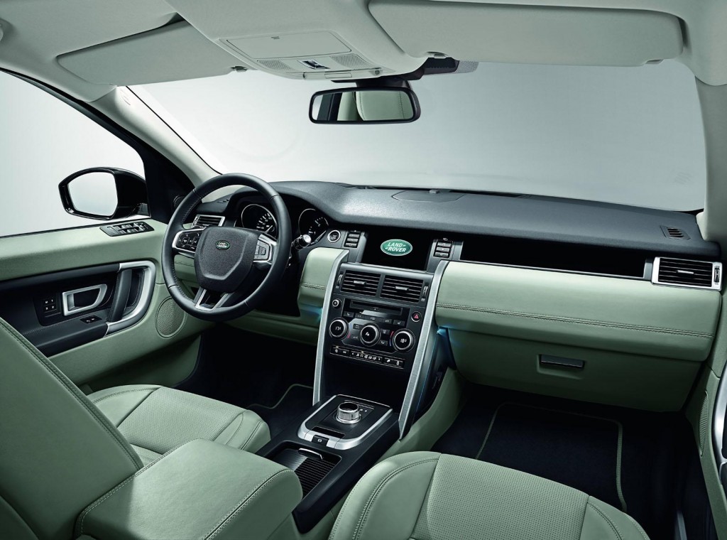 Land-Rover-Discovery-Sport-press-shots (1)