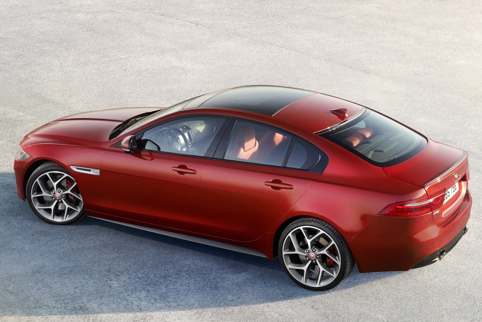 New-2016-Jaguar-XE-officially-revealed-Images-and-details-35
