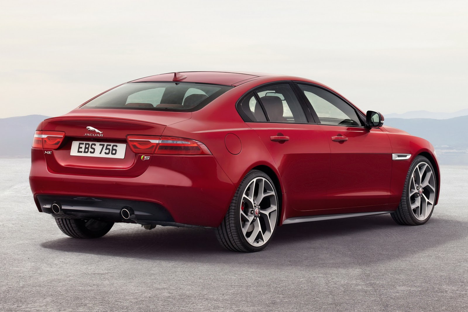 New-2016-Jaguar-XE-officially-revealed-Images-and-details-36