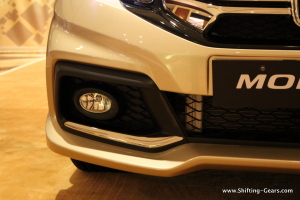 Front bumpers are revised on the Mobilio RS and they get a different fog lamp housing with a chrome underline