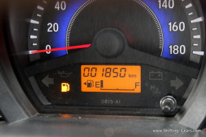 Small digital display for the MID under the speedometer