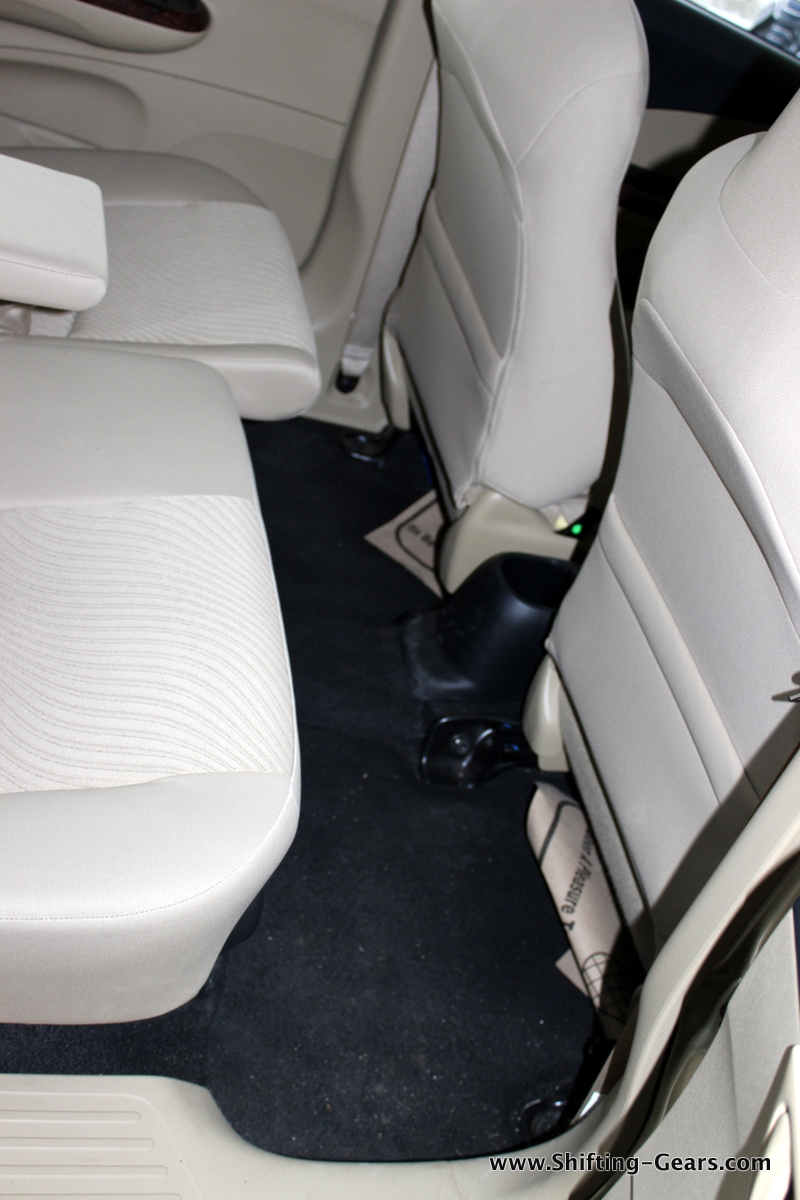 2nd row seats move fore and aft, seen here is the maximum and minimum legroom available