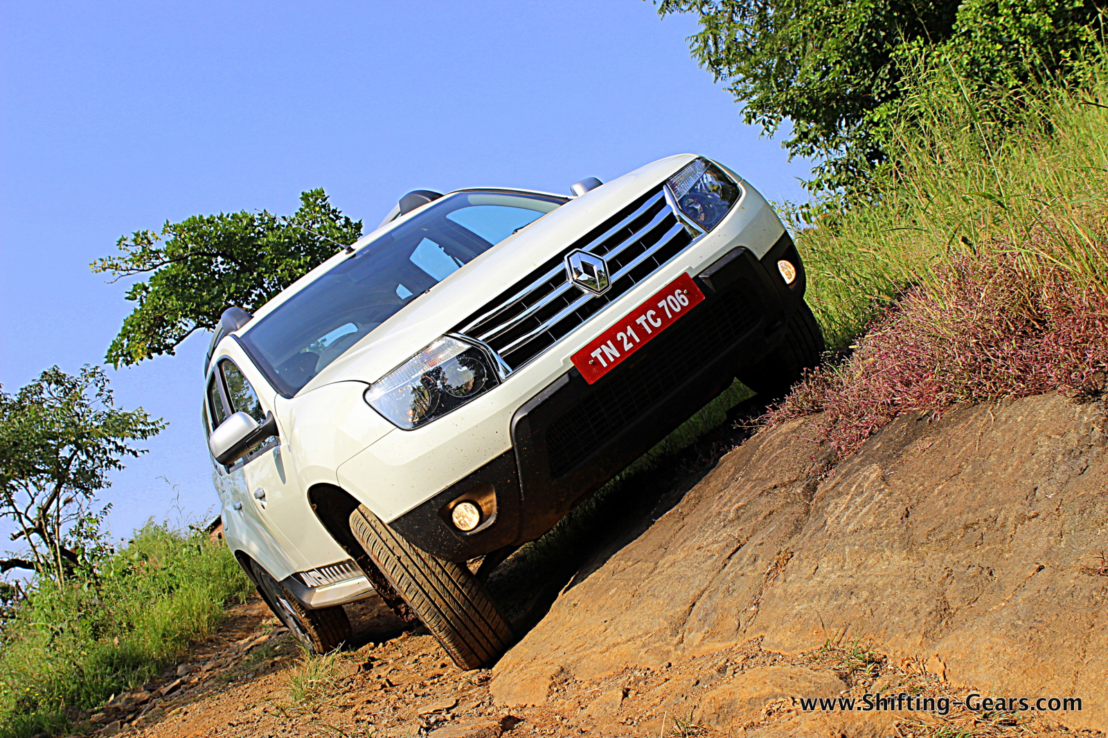 Renault Duster AWD photo gallery