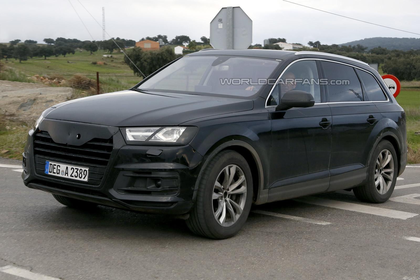 Next-generation Audi Q7 spotted, reveals exterior details