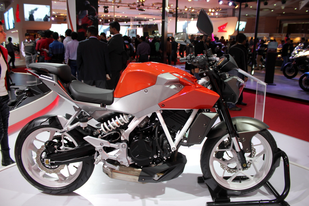 Hyosung GD250N launching by March 2015