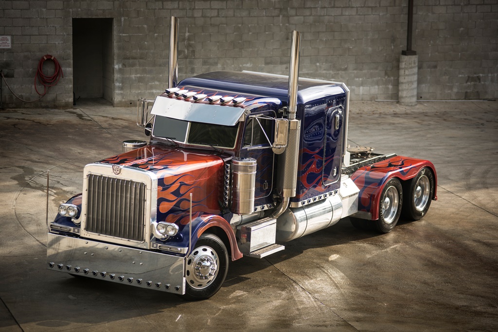 Optimus Prime and Bumblebee up for auction