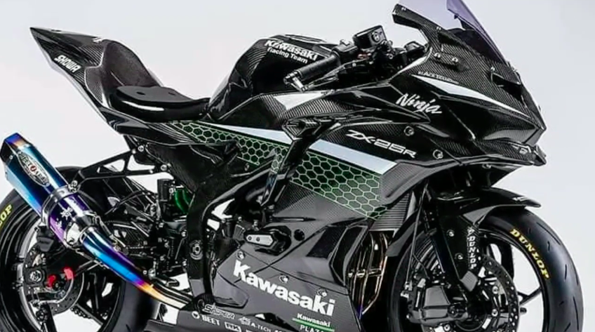 Race Spec 4 Cylinder Kawasaki Ninja Zx 25r Revealed Looks Dope Shifting Gears