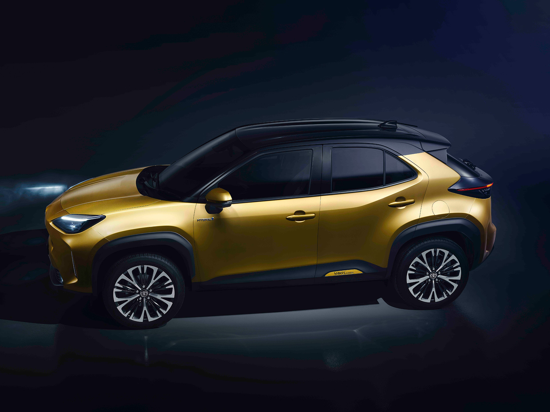 2021 Toyota Yaris Cross compact-SUV revealed with Hybrid 4WD engine