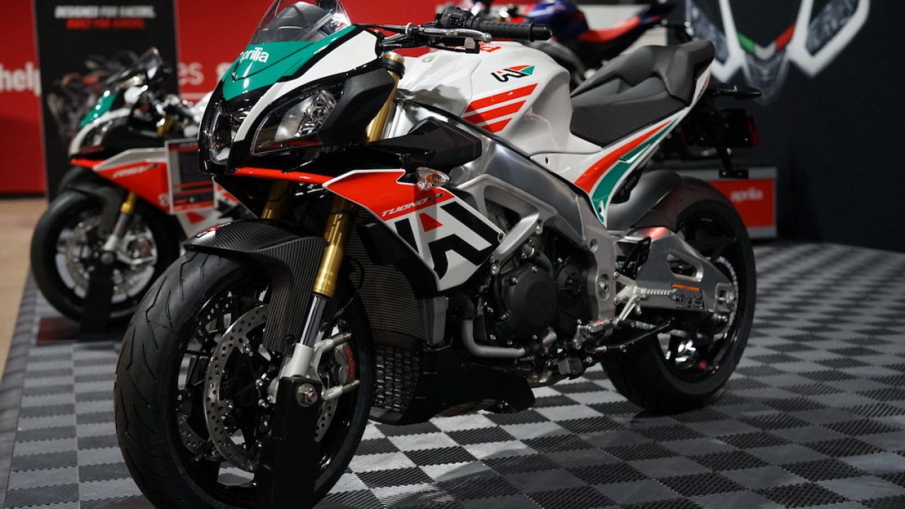 Aprilia Rsv4 Rr Tuono V4 1100 Rr Misano Edition Unveiled Limited To 100 Units Each Shifting Gears