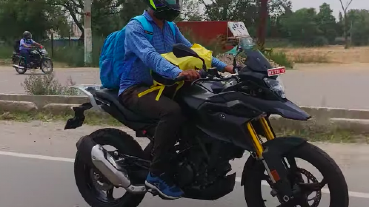 21 Bs6 Compliant Bmw G310 R G310 Gs Spotted Testing In India Shifting Gears