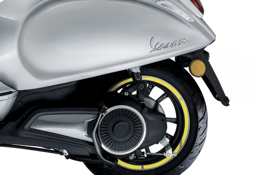 smyths electric vespa