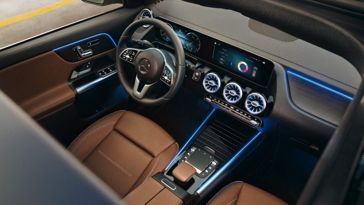 Mercedes-Benz GLA Interior