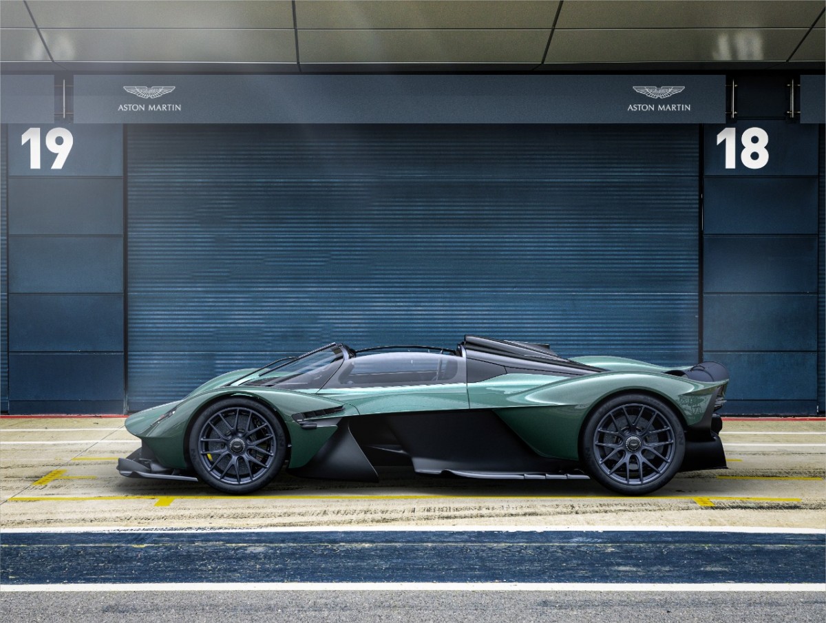 Aston martin valkyrie spider