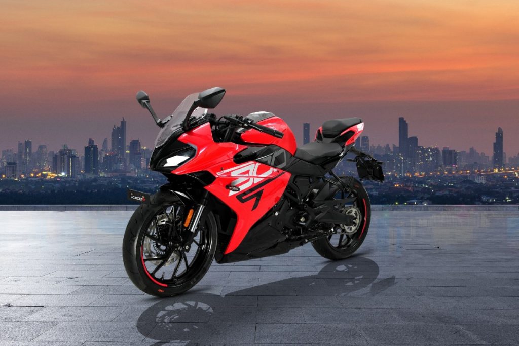 Keeway launches K300 R full faired sport bike in India at INR 2,99,000 ...