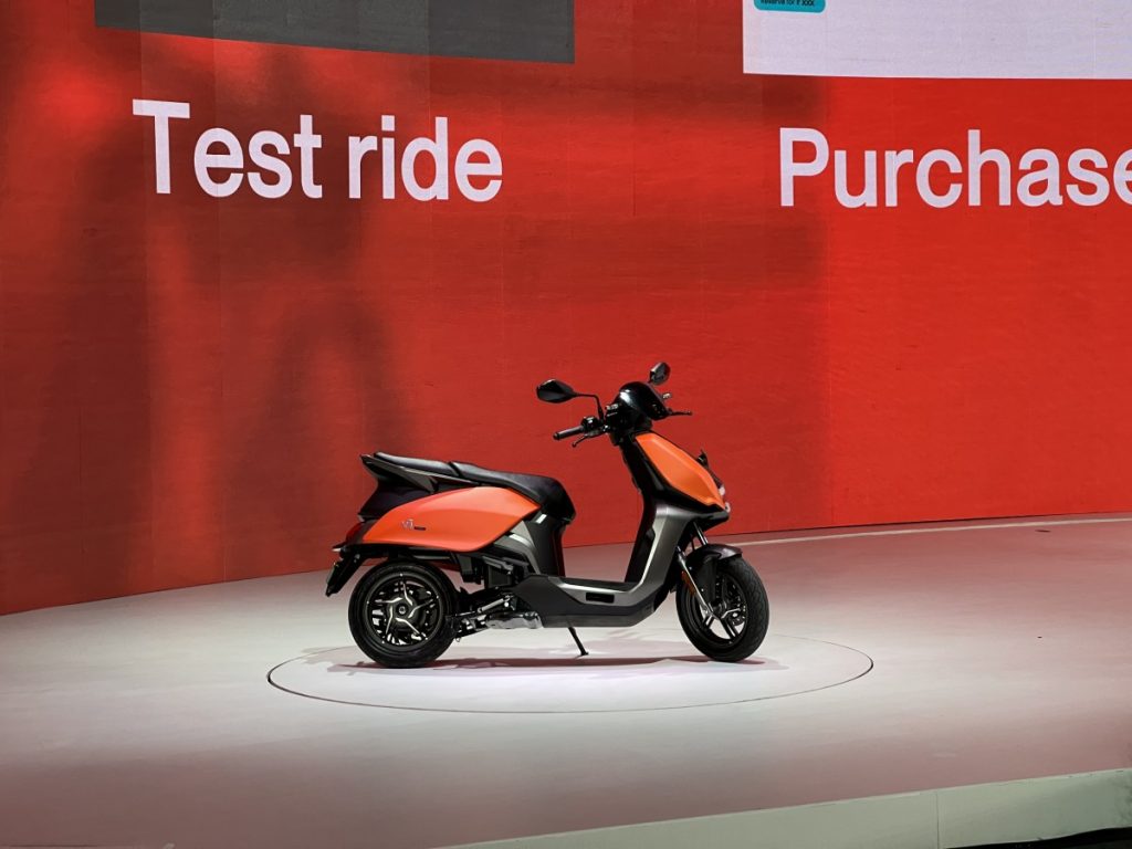 Hero Motocorp Launches Vida V1 Electric Scooter In India At Inr 145 Lakh Shifting Gears