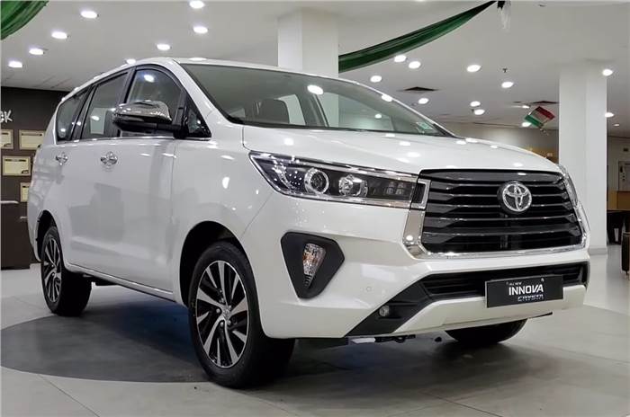 innova crysta