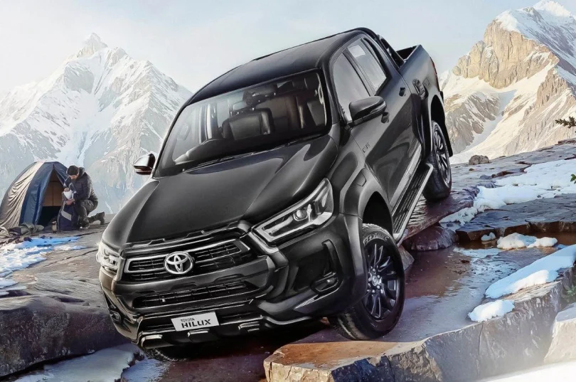 Toyota Hilux Black Edition
