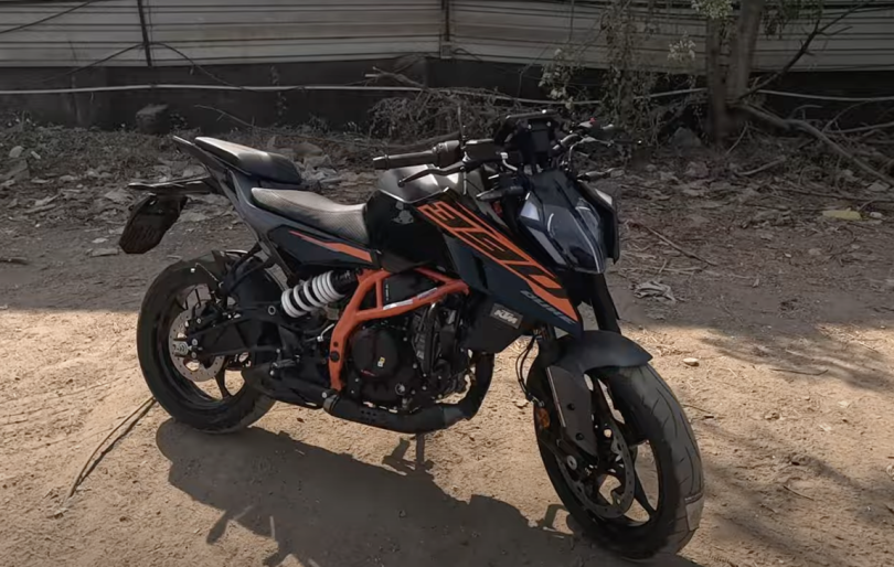 KTM Duke 390 Spied
